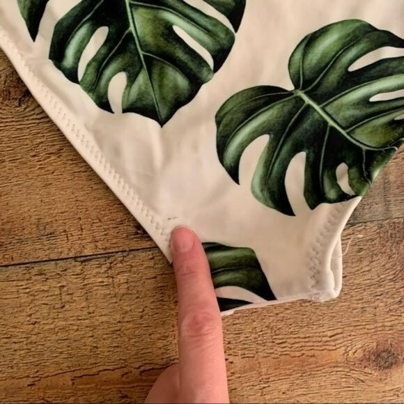 Cupshe two piece cheeky bikini bottom with banana tropical palm leaf in green an - Picture 9 of 9